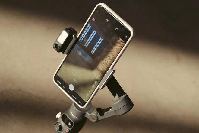Moblie 7 Pro稳定器首发初体验！AYX爱游戏APP549元！大疆OSMO(图5)