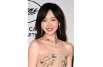 戛纳红毯生图：苹果肌下垂鱼尾纹能当眼线爱